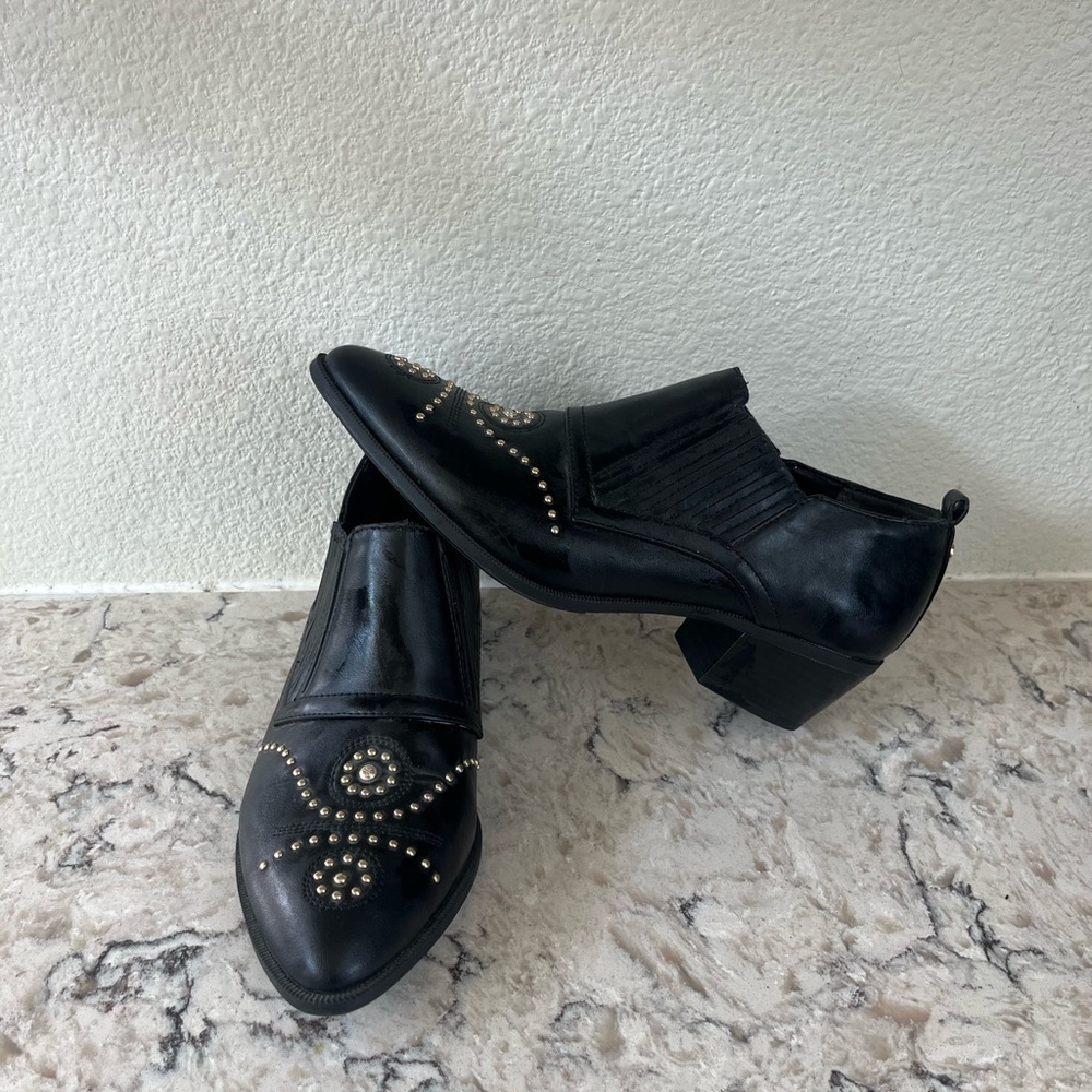 Sam Edelman Black Heeled Boots with Classic Design